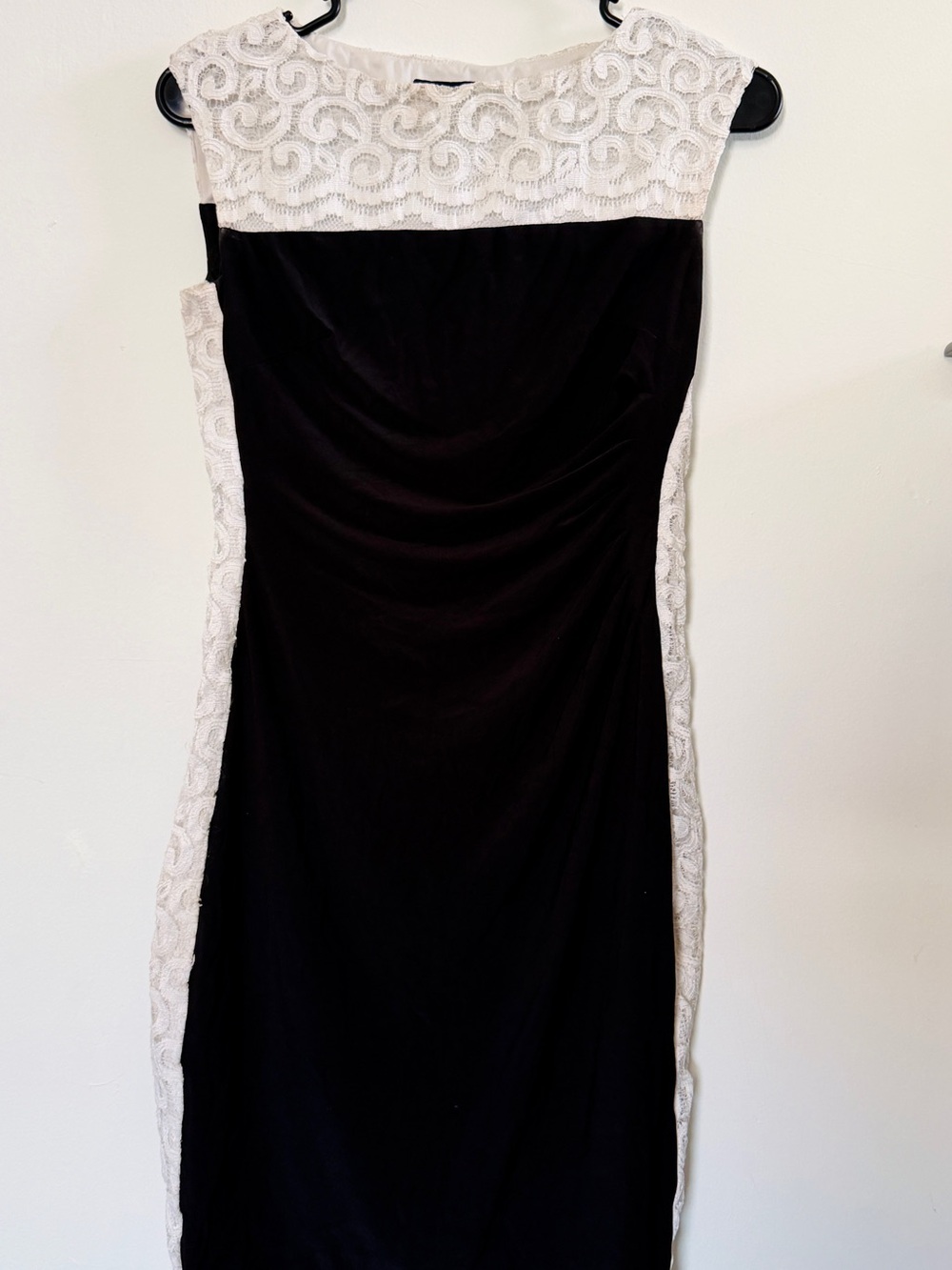 Black beauty curve dress